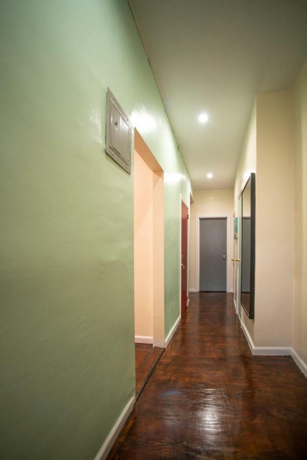 Private Room In A Shared Apartment 15 Minutes To Times Square! ニューヨーク エクステリア 写真