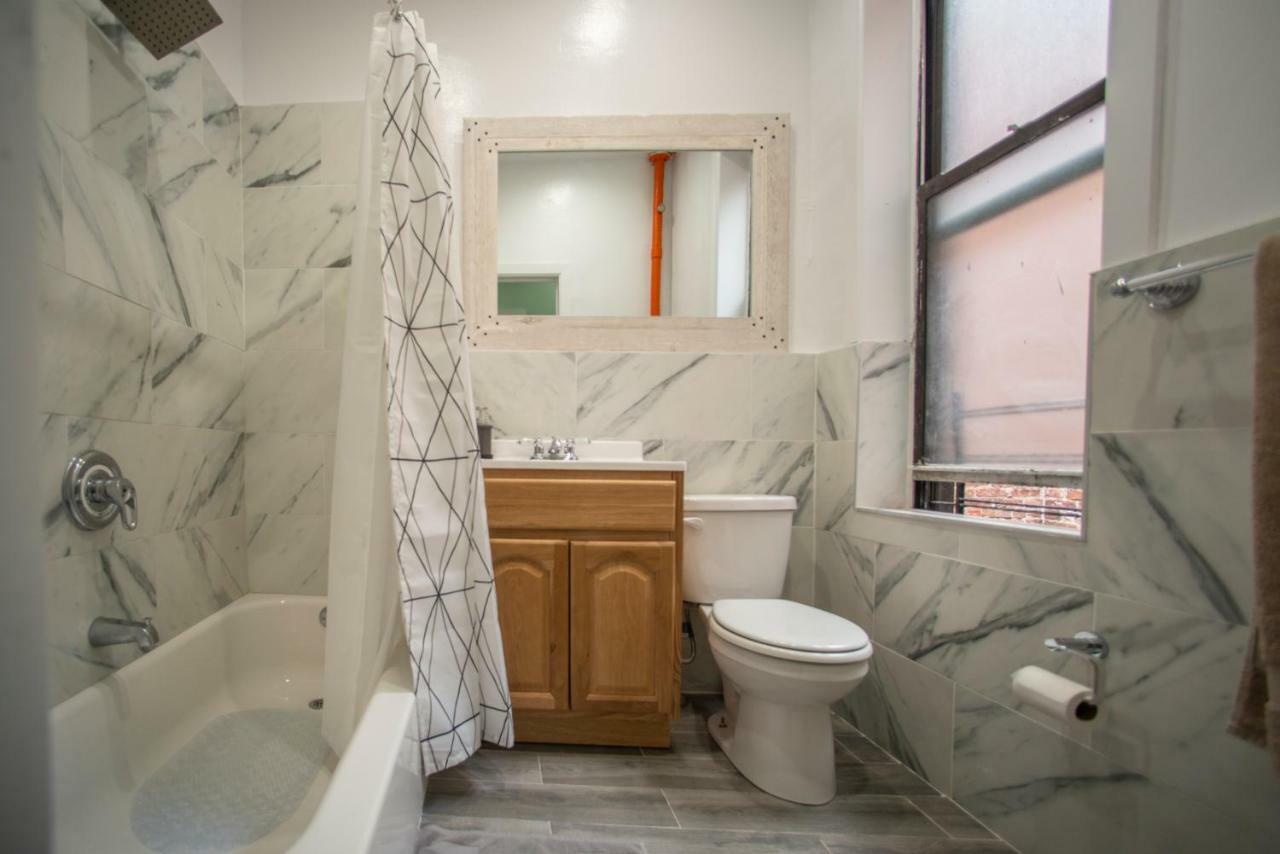 Private Room In A Shared Apartment 15 Minutes To Times Square! ニューヨーク エクステリア 写真