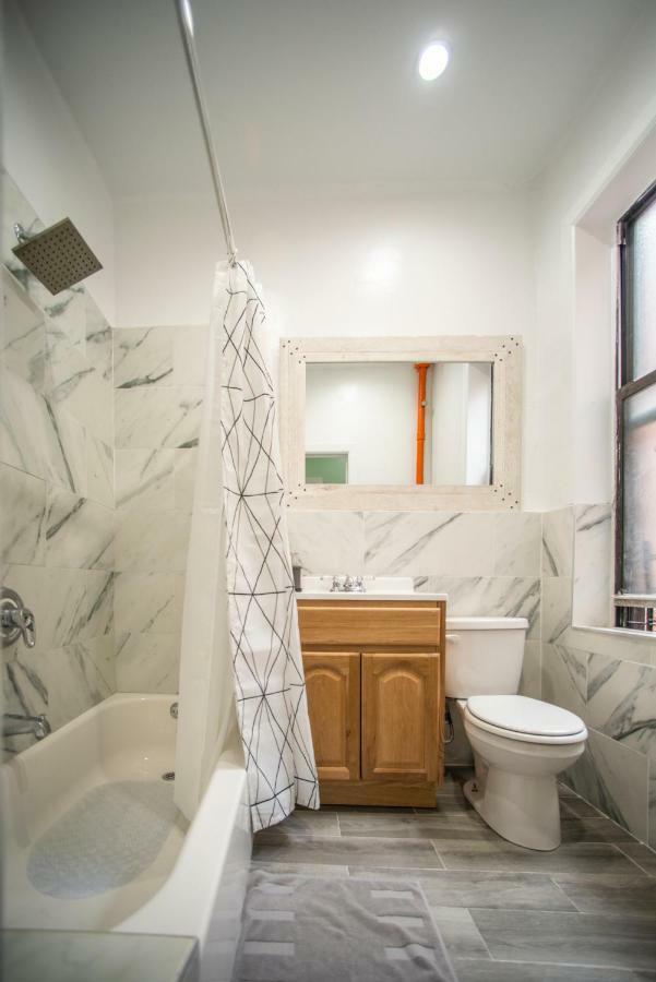 Private Room In A Shared Apartment 15 Minutes To Times Square! ニューヨーク エクステリア 写真
